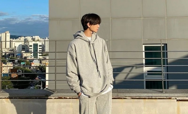 为什么都喜欢穿「灰裤子」的大男孩?
