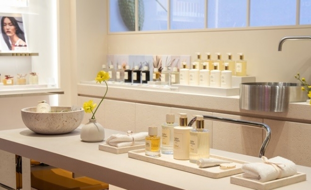 蔻依香氛南京德基「松涛」全球首家概念店盛大开幕